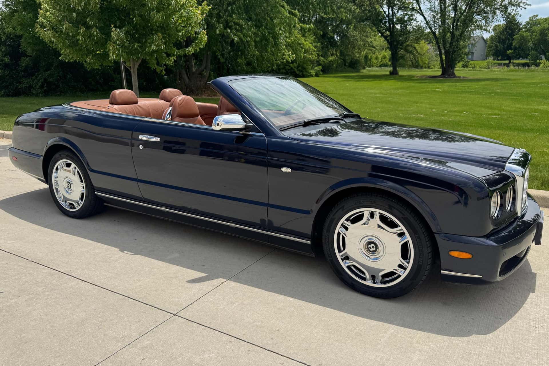 2007 Bentley Azure sold for $55,500