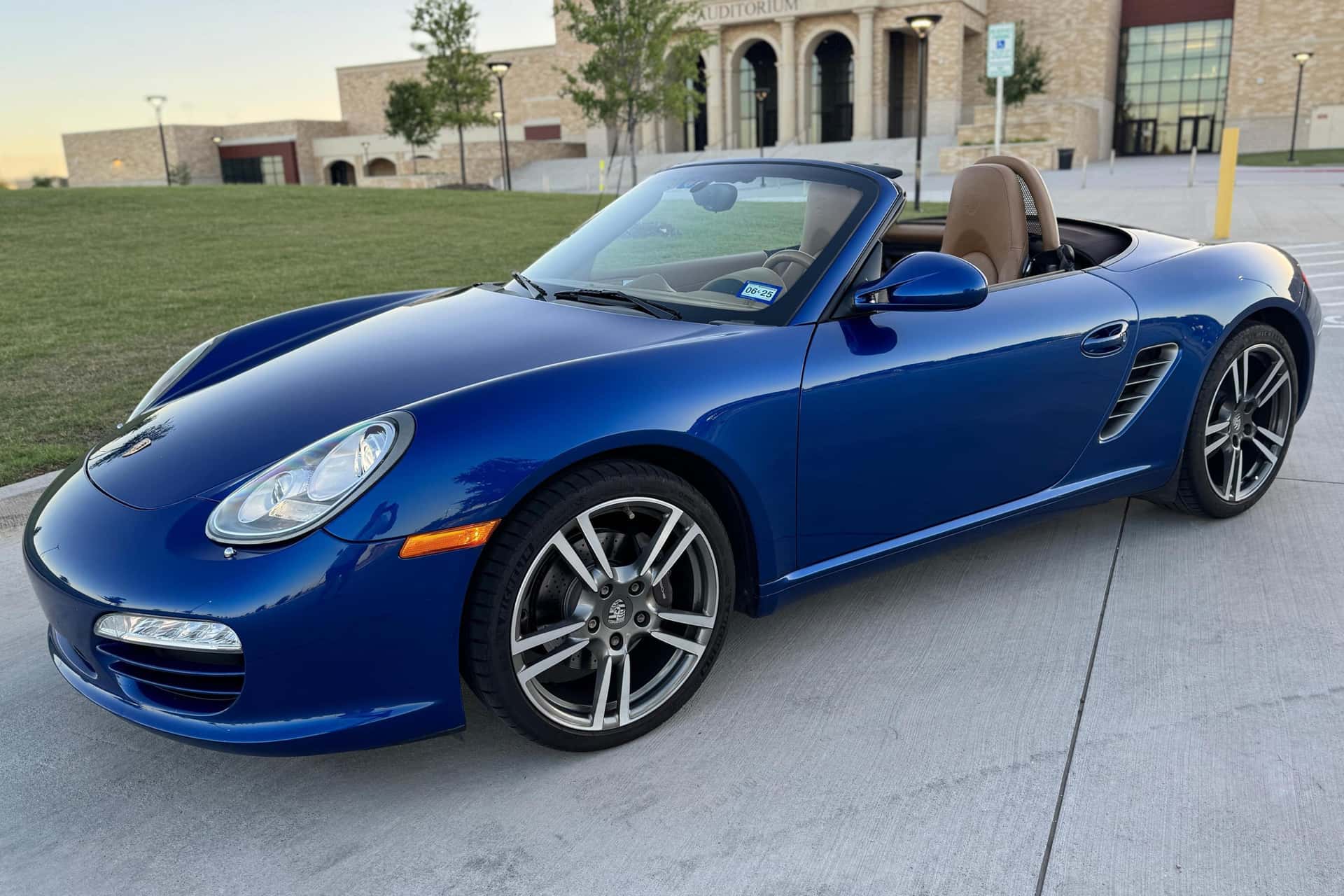 2011 Porsche 987 Boxster sold for $23,750