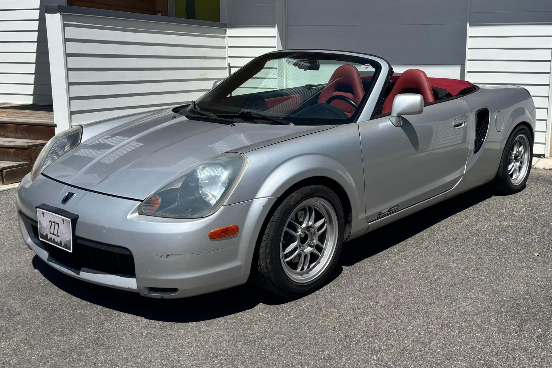 2002 Toyota MR2 Spyder sold for $13,101