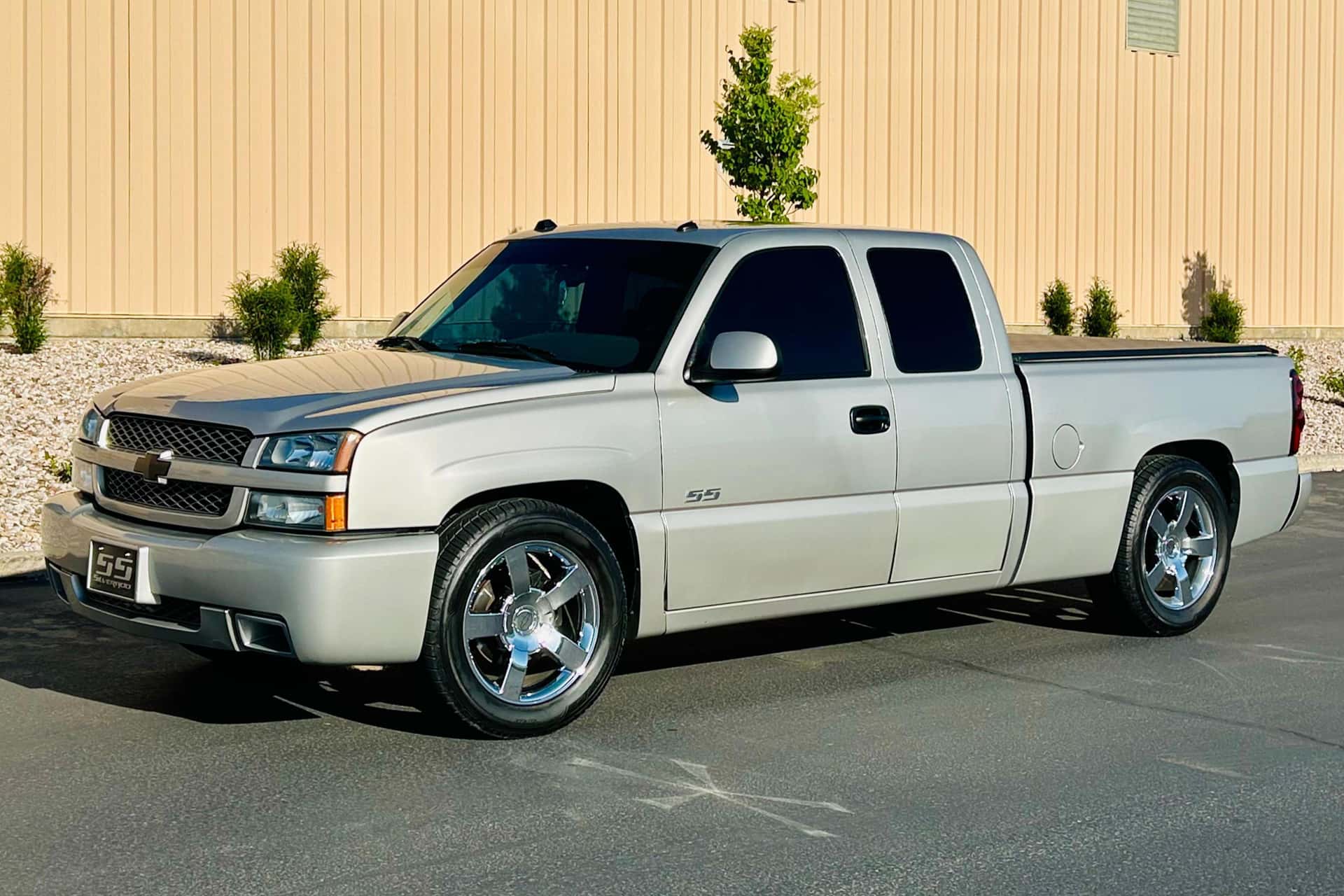 2005 Chevrolet Silverado sold for $11,655