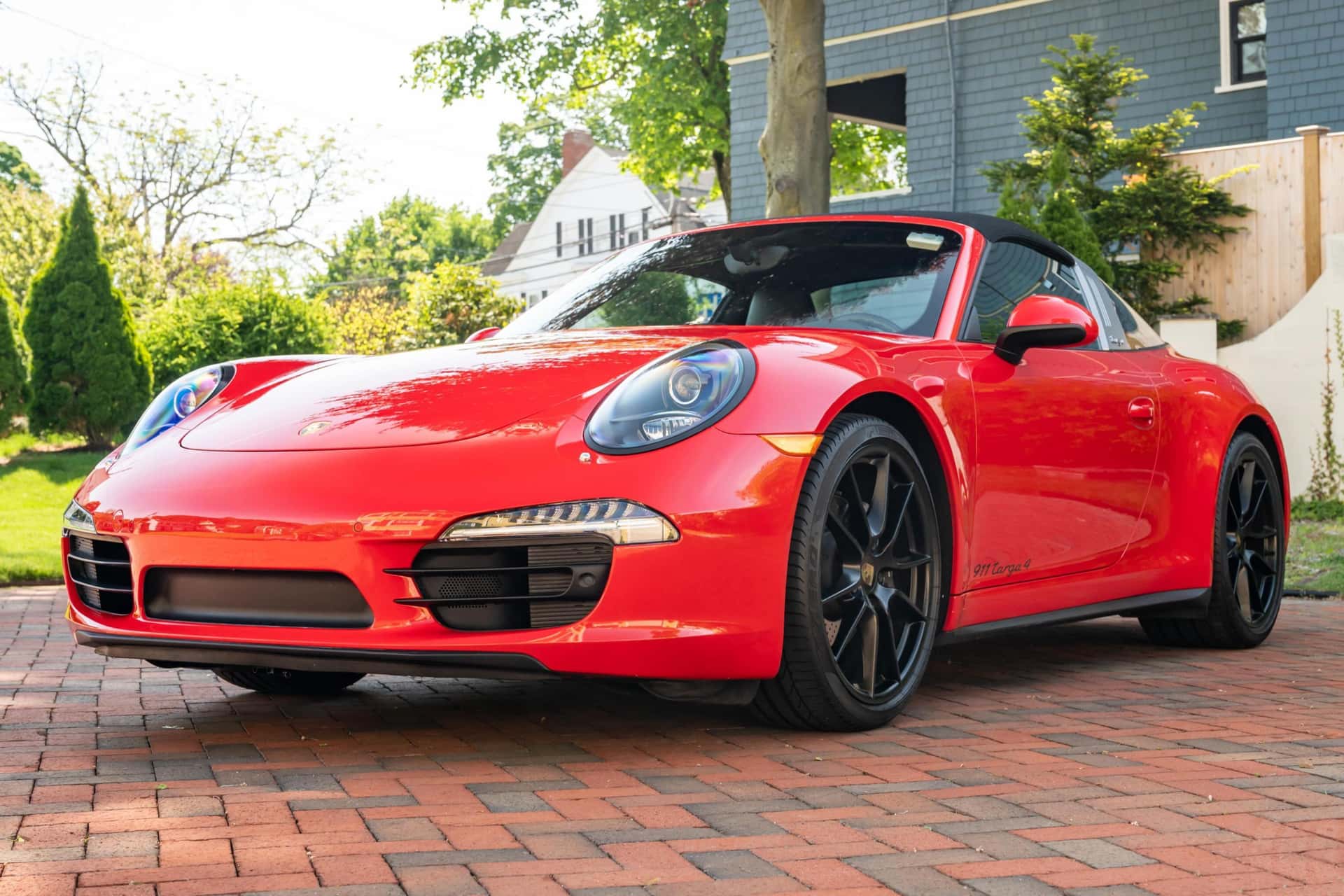 2016 Porsche 991 911 sold for $85,500