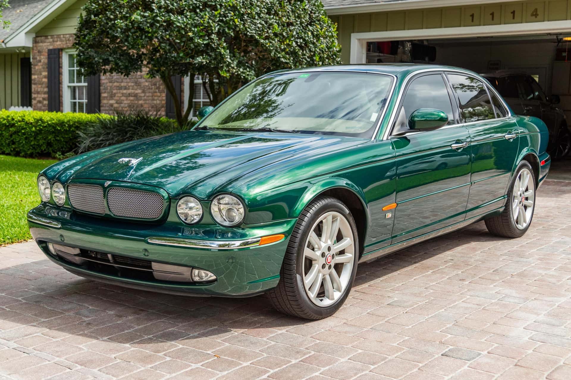 2004 Jaguar XJR sold for $15,352