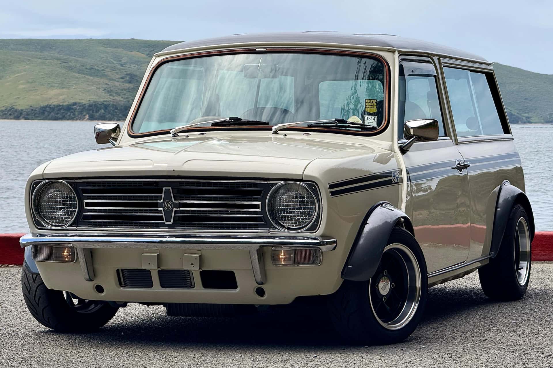 1972 MINI Classic Mini sold for $20,000