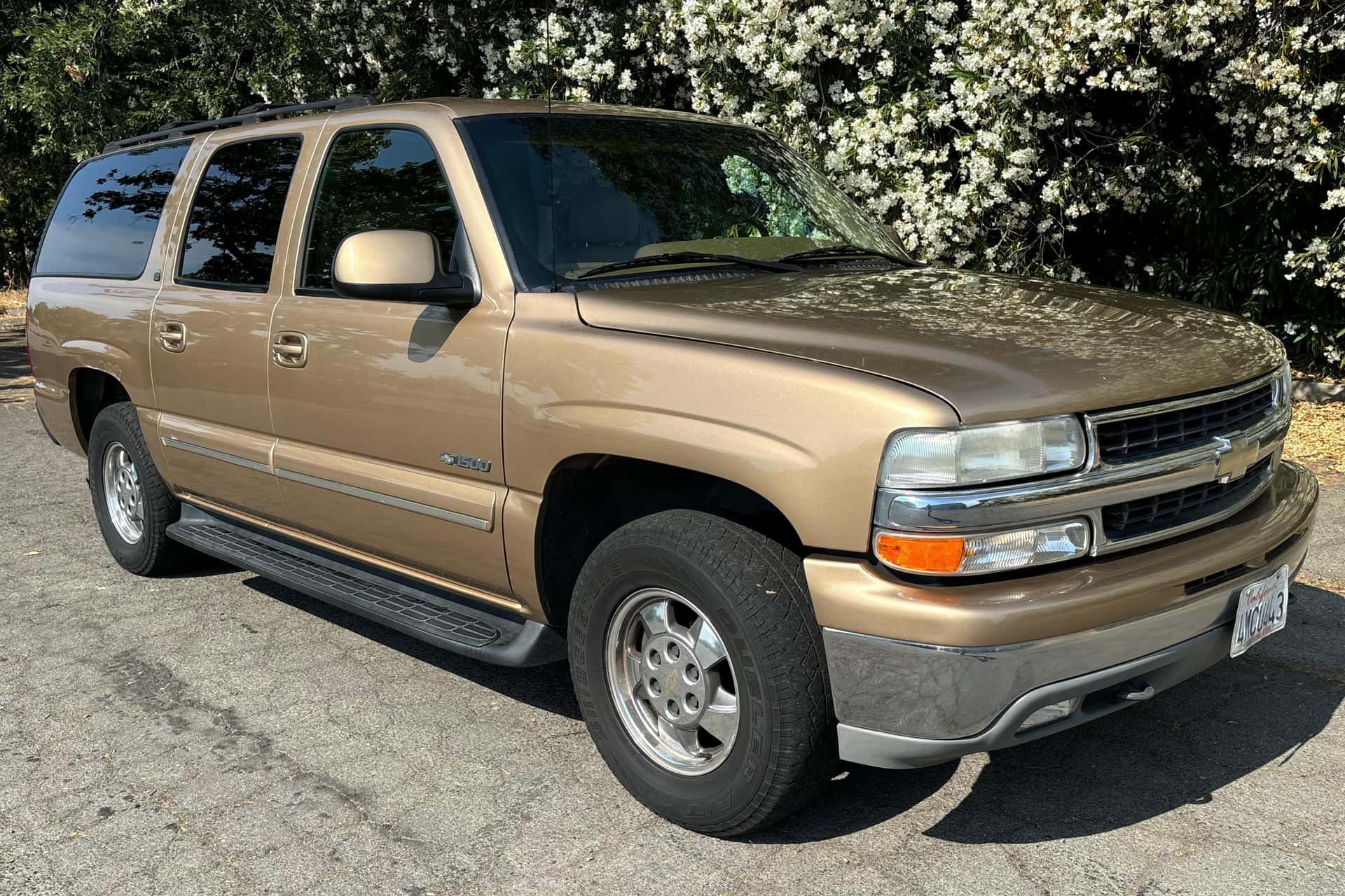 2000 Chevrolet Suburban sold for $11,500