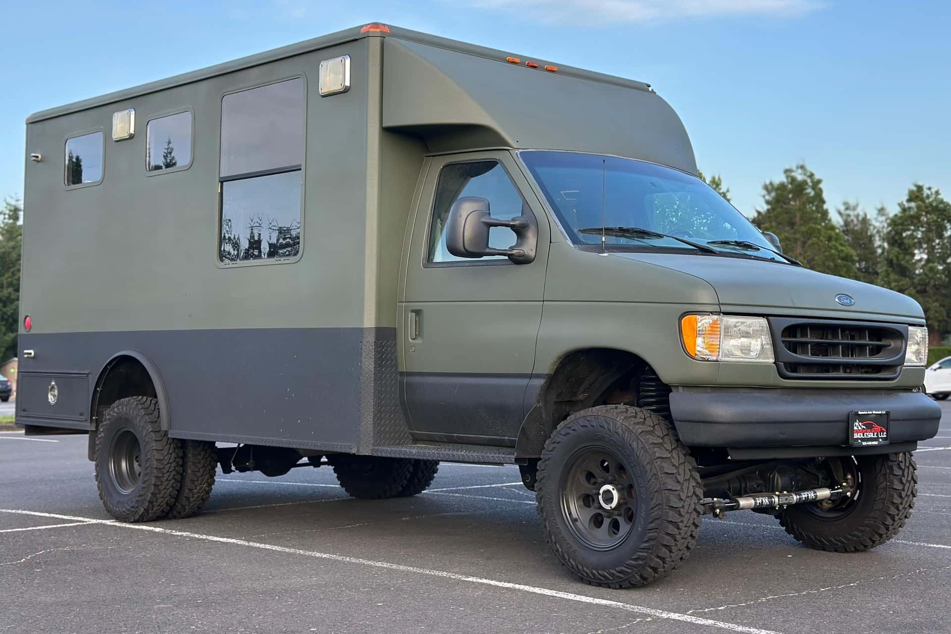 2002 Ford E-Series sold for $28,000