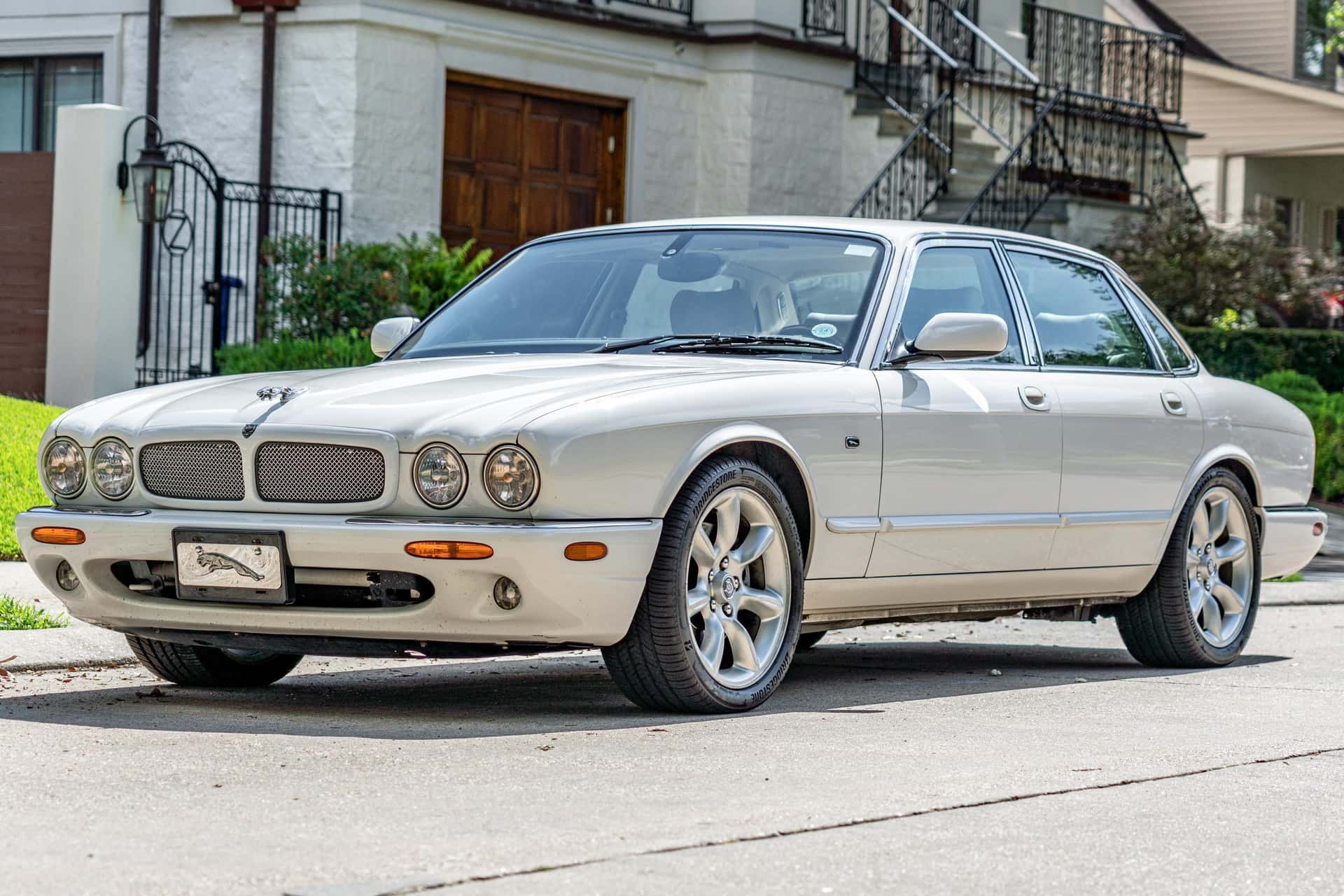 2001 Jaguar XJR sold for $10,500