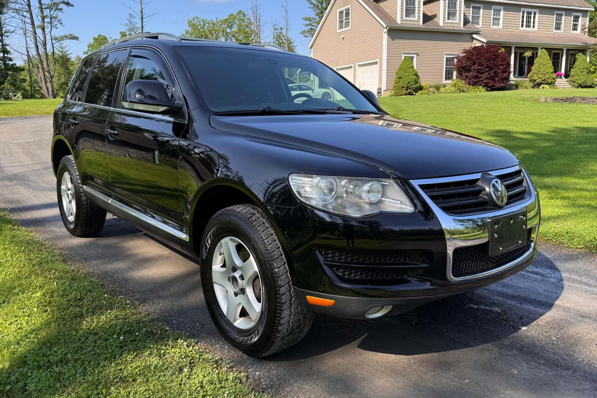2010 Volkswagen Touareg sold for $7,500