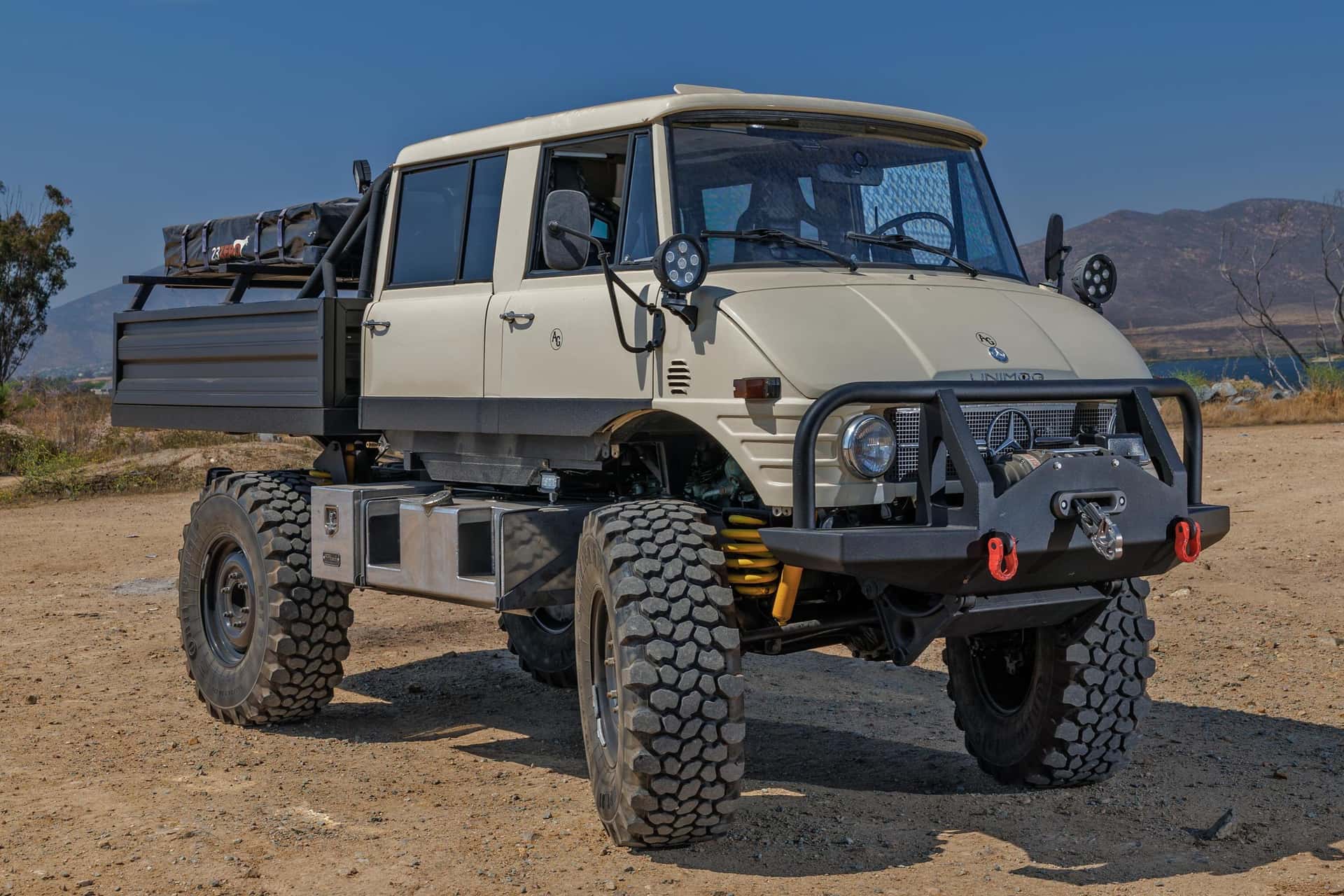 1976 Mercedes-Benz Unimog sold for $75,000