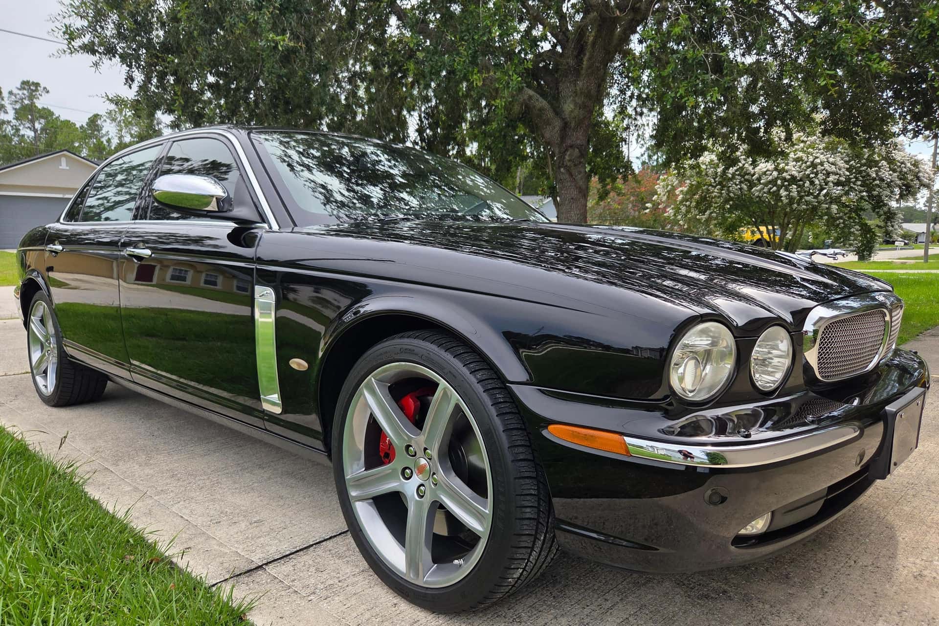 2006 Jaguar XJ sold for $11,850