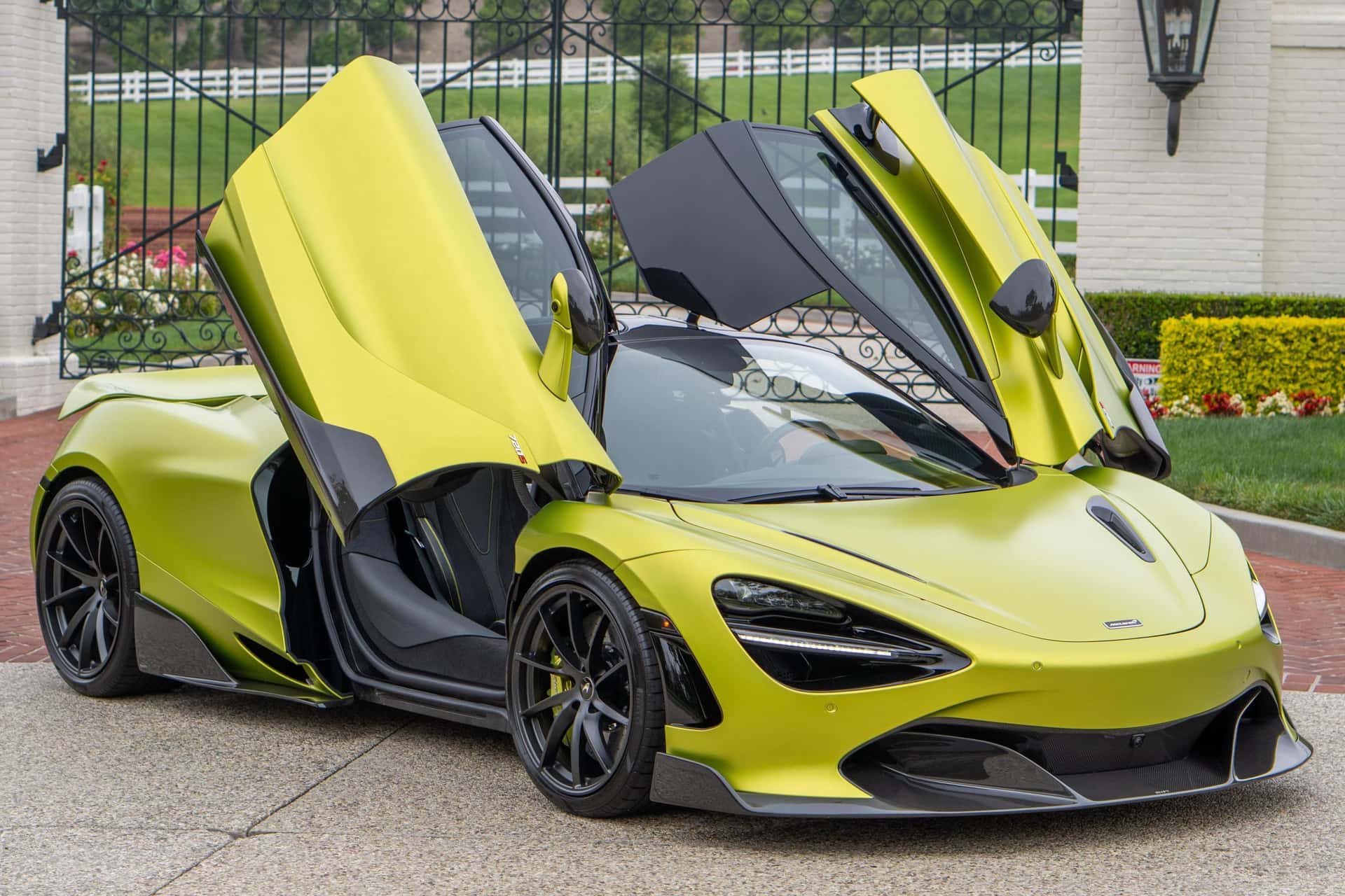 2022 McLaren 720S sold for $267,786