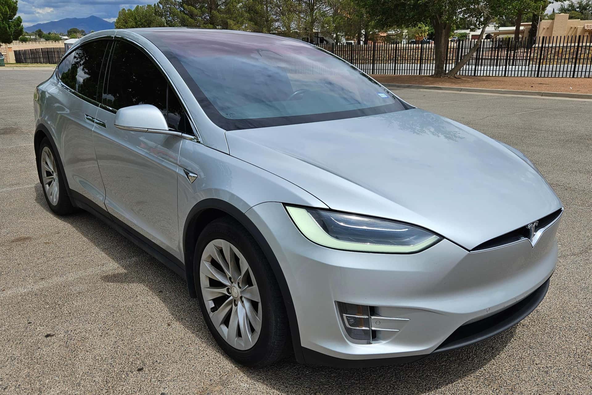 2017 Tesla Model X sold for $20,000