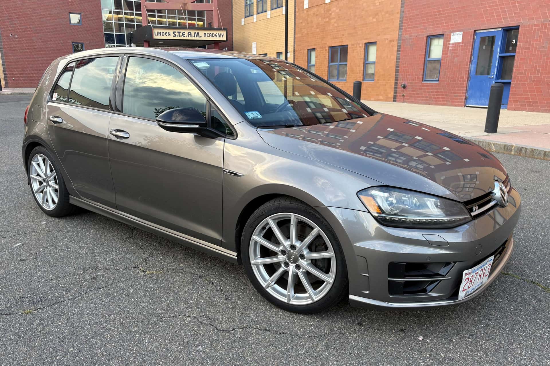 2017 Volkswagen Golf R sold for $20,000