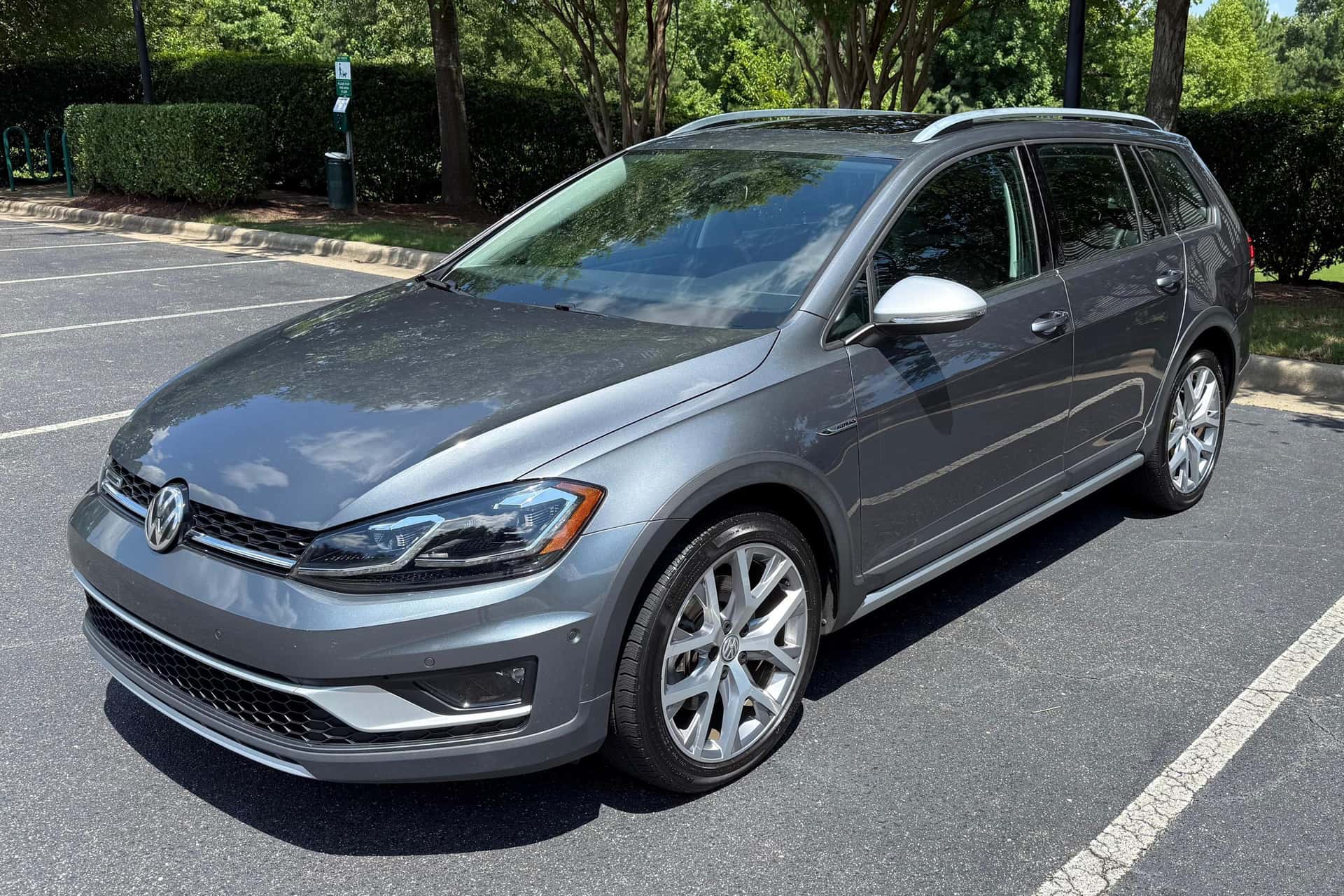 2019 Volkswagen Golf sold for $26,800