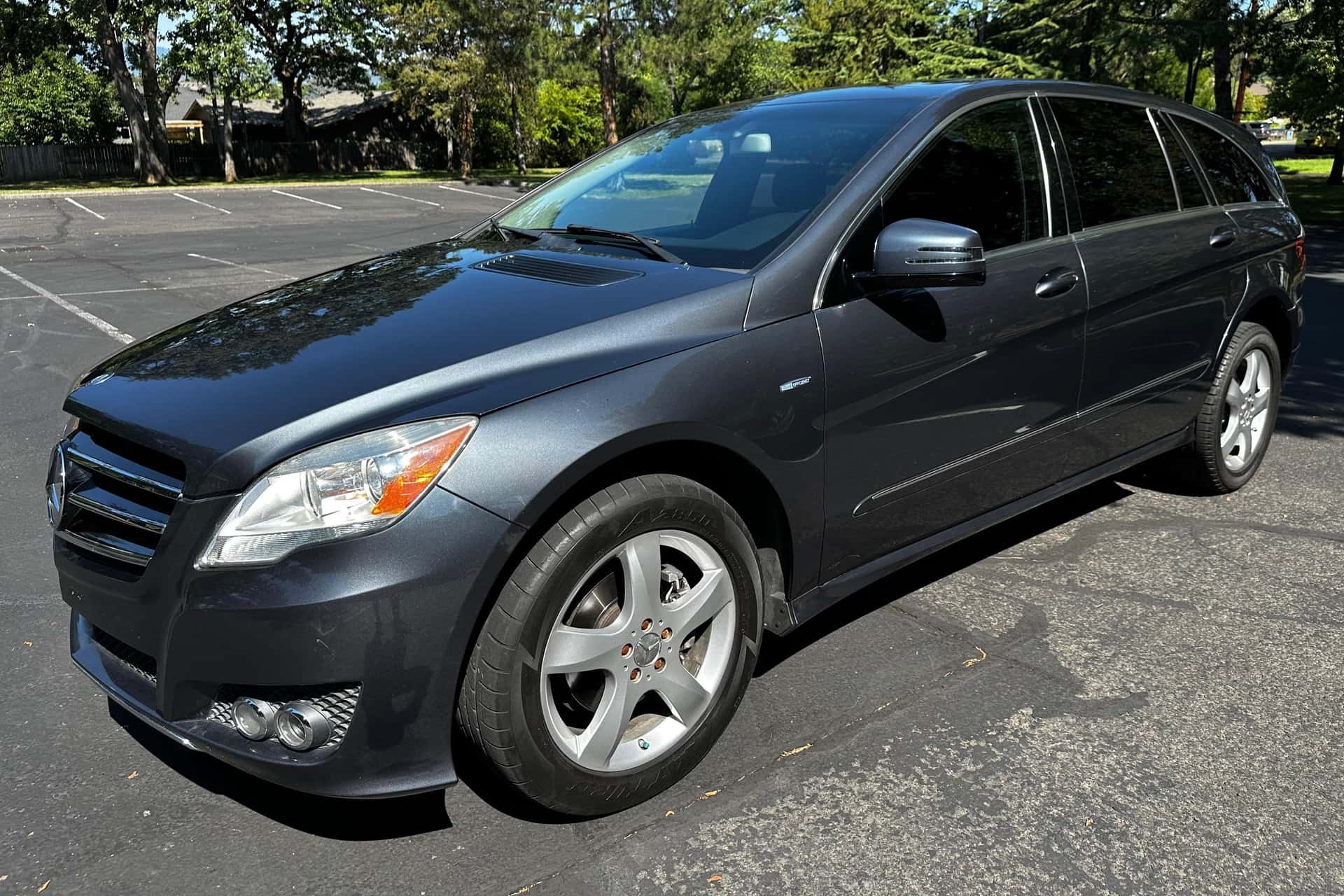 2011 Mercedes-Benz R-Class sold for $12,000