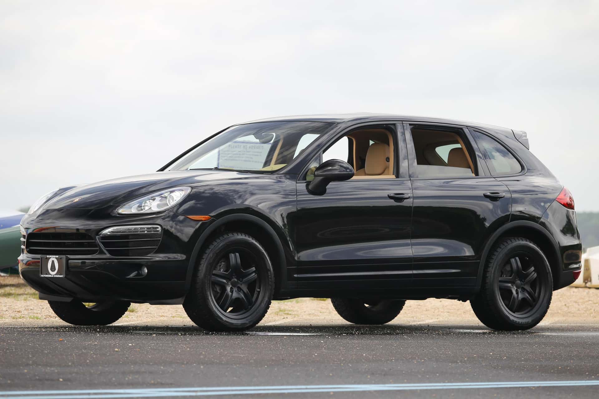 2012 Porsche Cayenne sold for $17,550