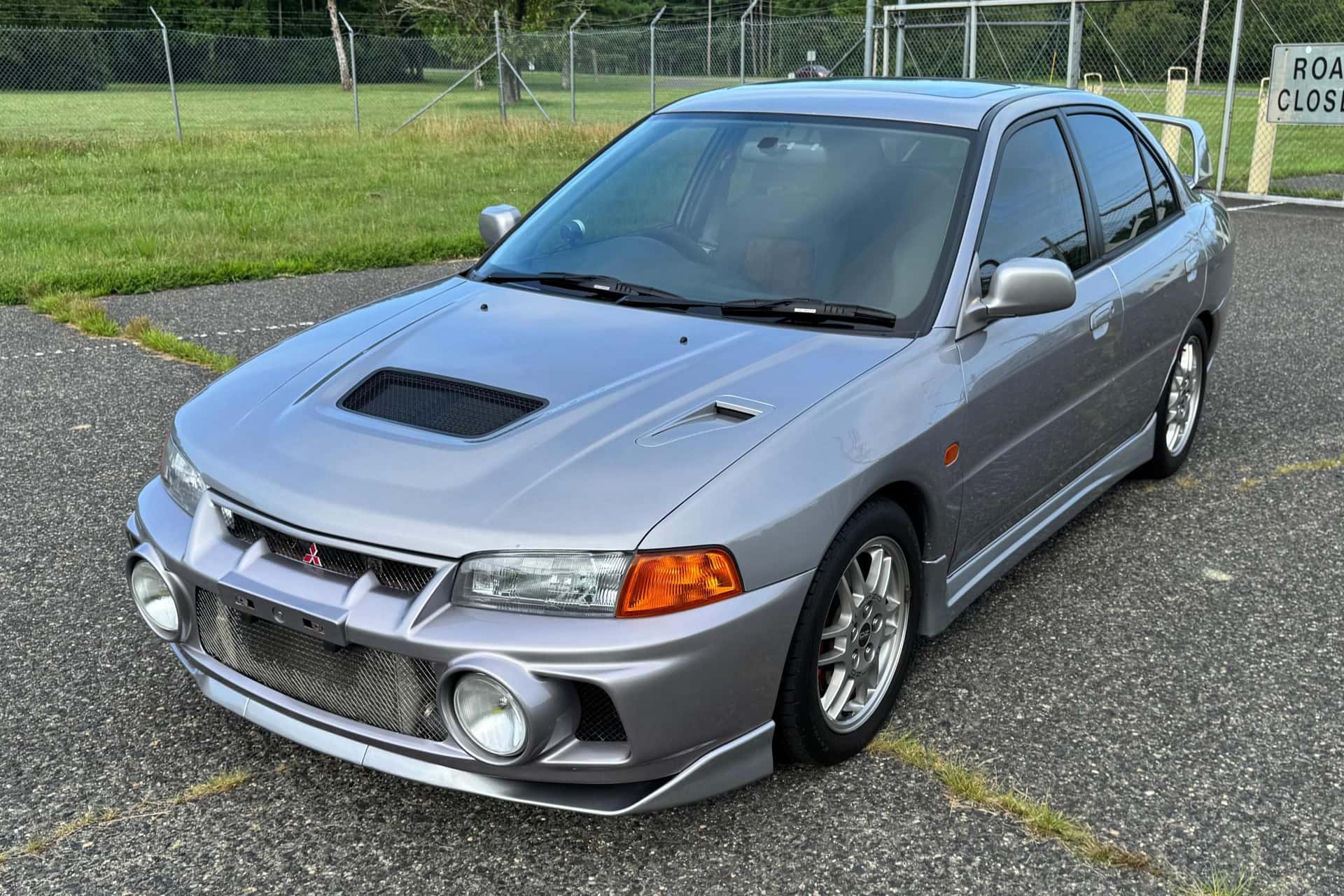 1996 Mitsubishi Lancer Evolution sold for $18,500
