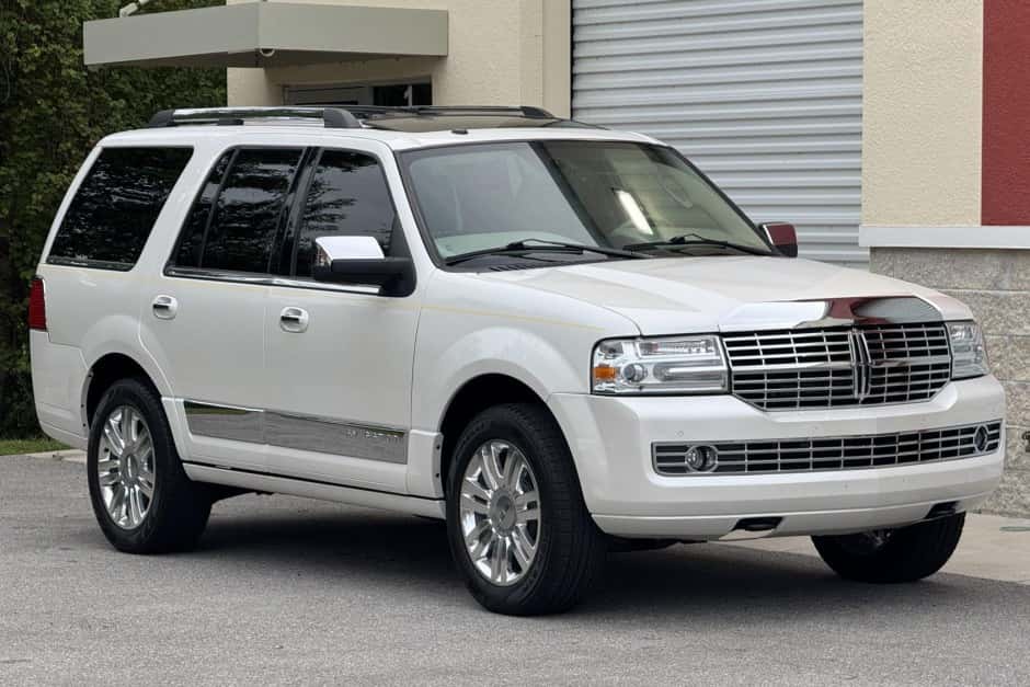 2014 Lincoln Navigator sold for $19,250