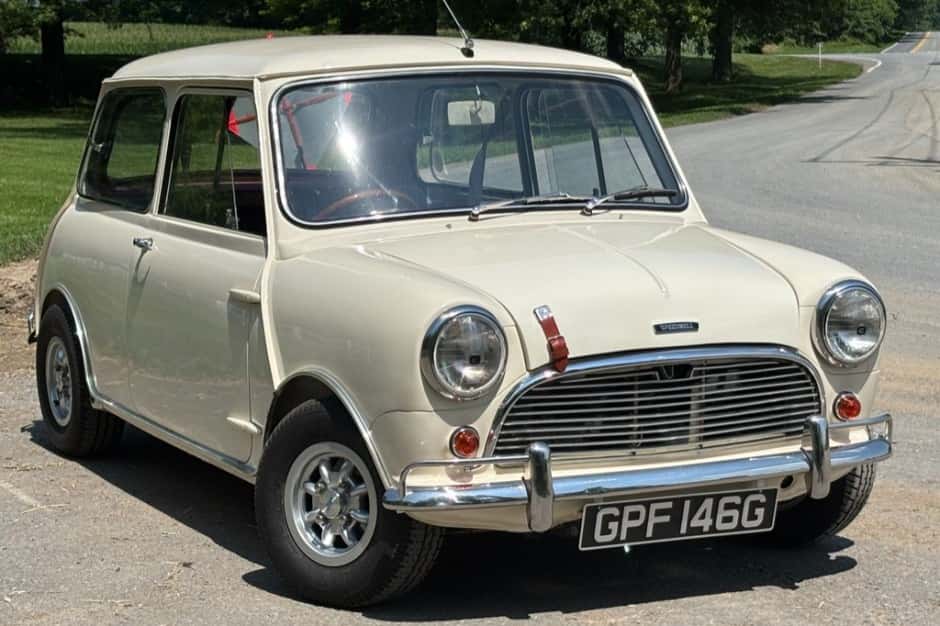 1962 Mini Mk I & Mk II sold for $21,000