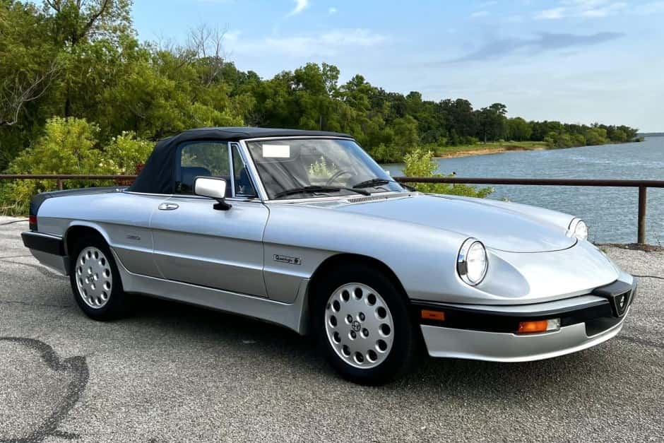 1986 Alfa Romeo 105/115 Spider Series 3 sold for $17,750
