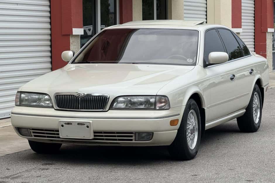 1995 Infiniti Q45 sold for $7,777