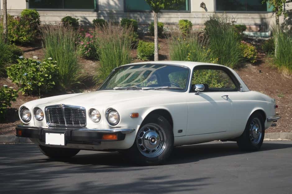 1975 Jaguar XJ Coupe (1975-1978) sold for $25,000