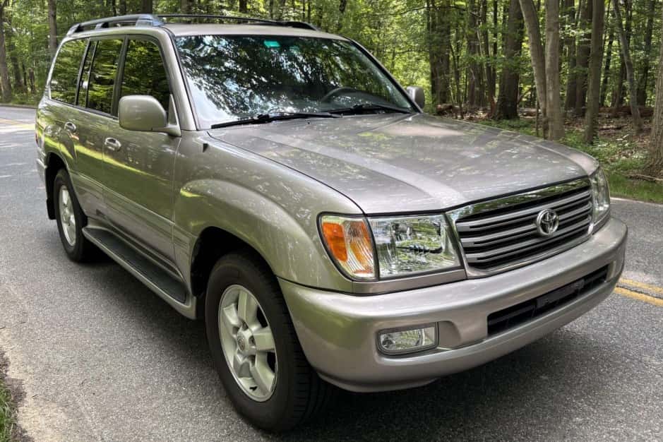 2004 Toyota Land Cruiser 100-Series sold for $17,519