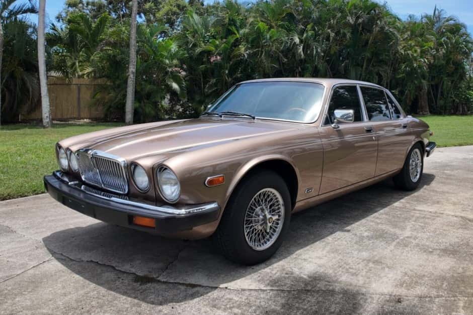 1987 Jaguar XJ Series 3 (1980-1992) sold for $7,100
