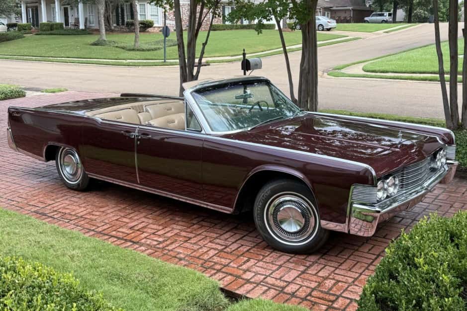 1965 Lincoln Continental (1961-1969) sold for $78,000