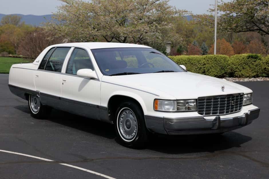 1995 Cadillac Fleetwood 1985-1996 sold for $19,450