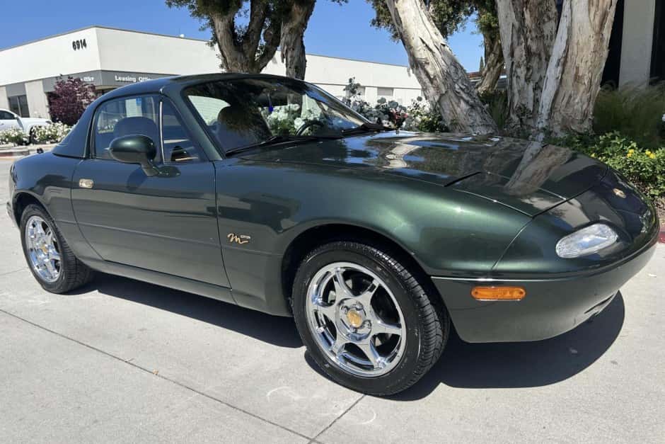 1997 Mazda NA MX-5 Miata sold for $20,250