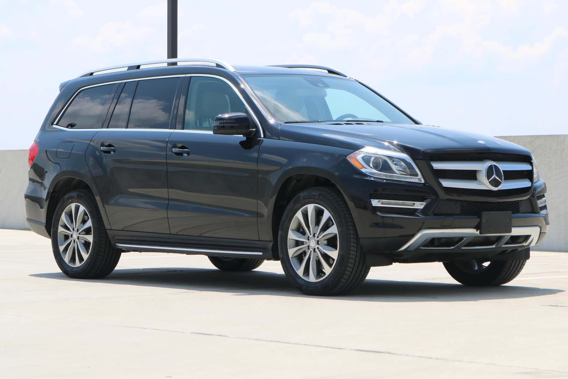 2013 Mercedes-Benz GL-Class sold for $11,900