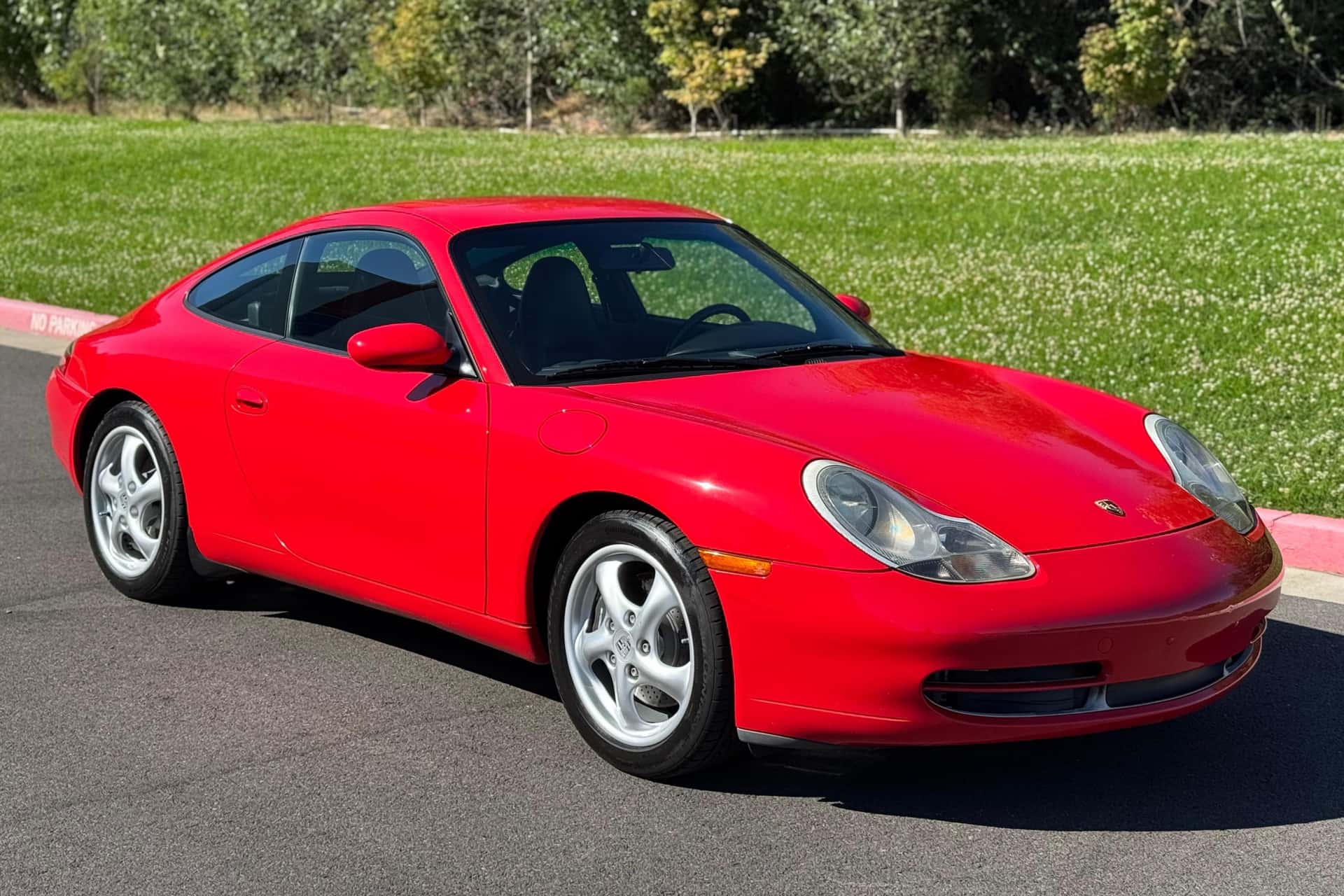 1999 Porsche 996 911 sold for $23,333