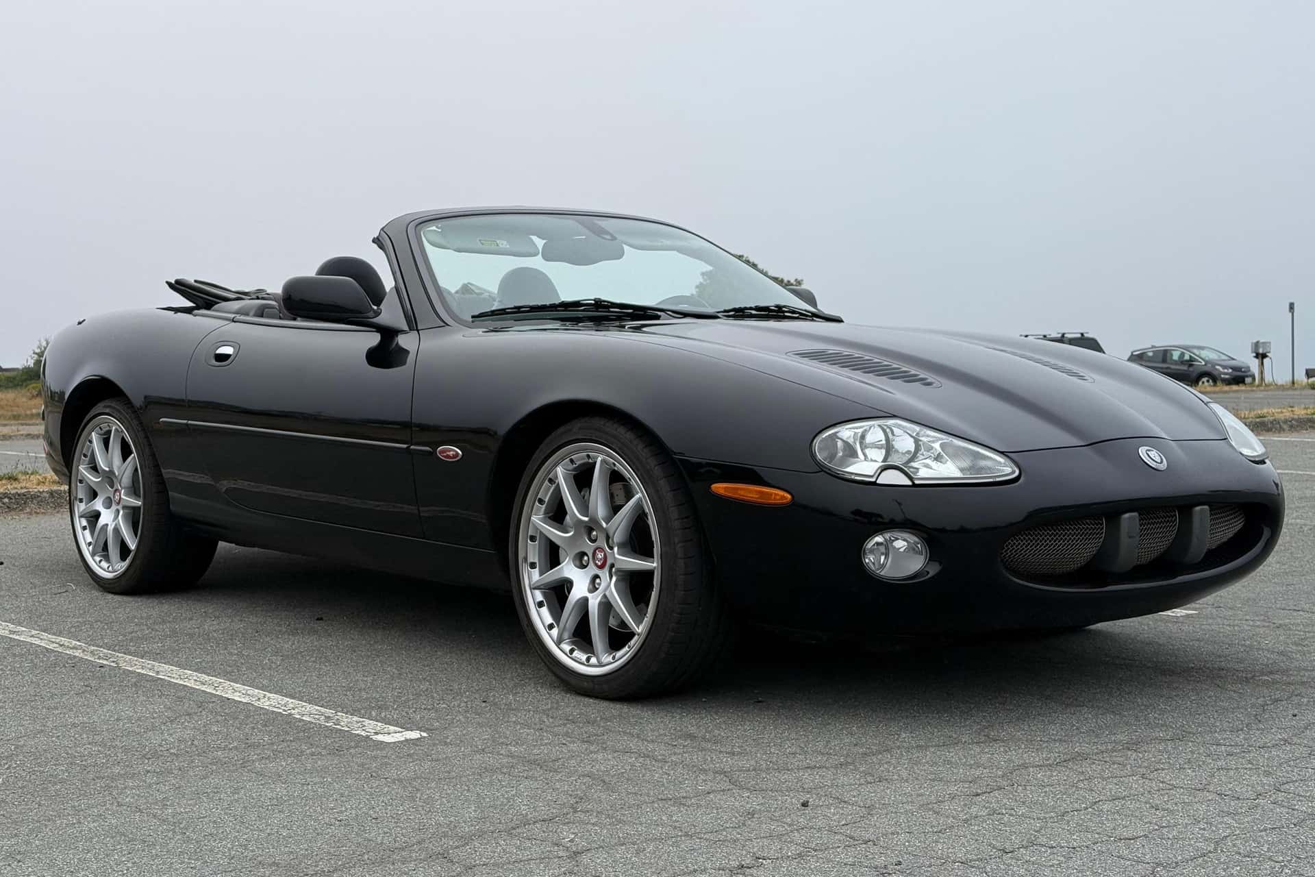 2002 Jaguar XKR sold for $10,100