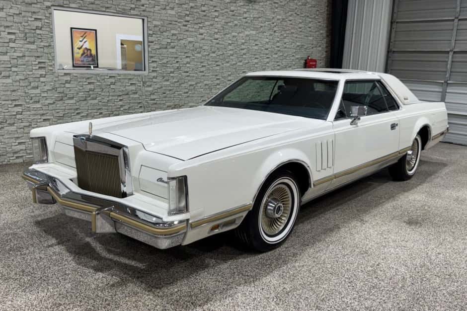 1979 Lincoln Continental Mark V (1977-1979) sold for $21,500
