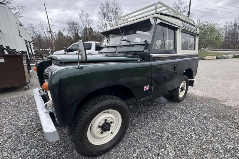 1978 Land Rover Series 88 sold for $8,600
