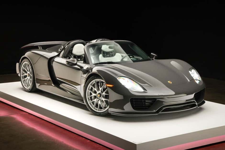 2015 Porsche 918 Spyder sold for $2,305,918