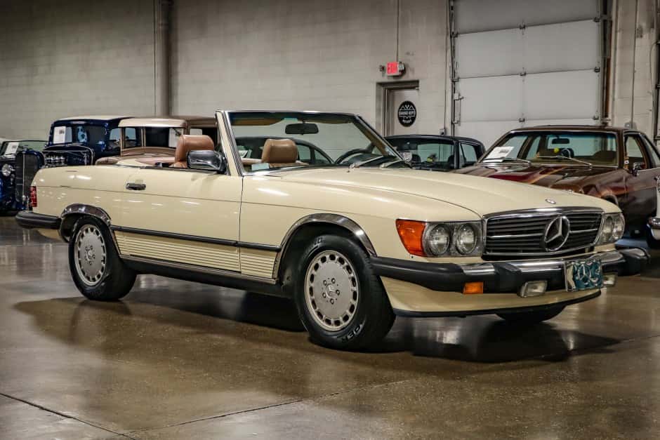 1987 Mercedes-Benz R107 SL sold for $17,100