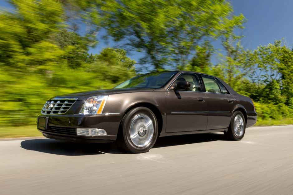 2009 Cadillac DTS sold for $28,000