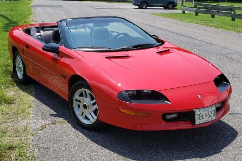 1994 Chevrolet Camaro 4th Generation 1993-2002 sold for $8,700