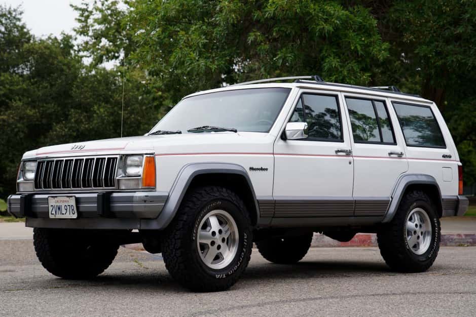 1991 Jeep XJ Cherokee sold for $15,250
