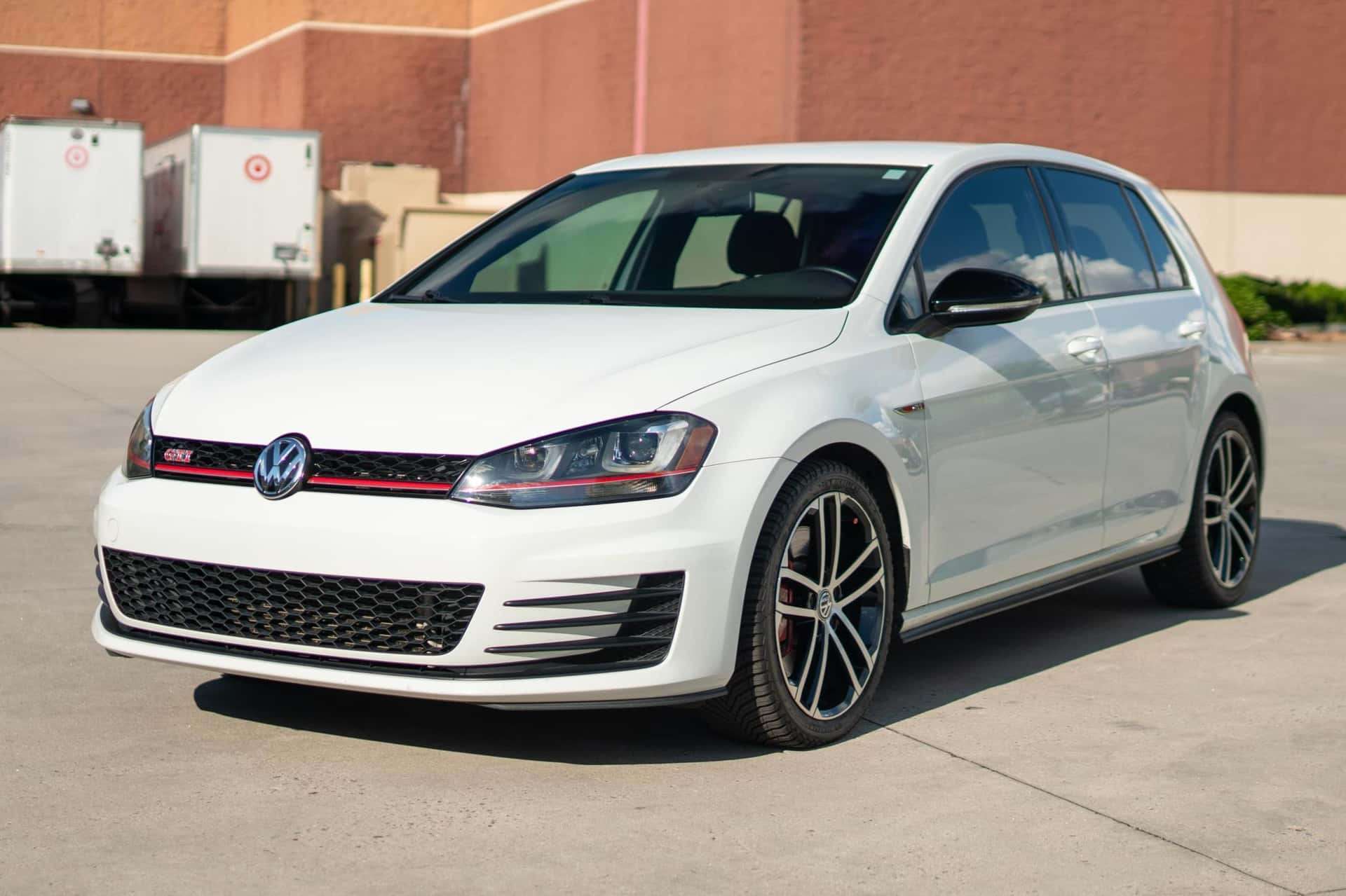 2017 Volkswagen Mk7 GTI sold for $17,752
