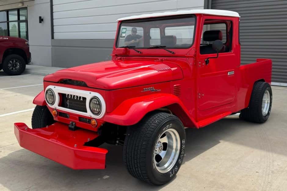 1973 Toyota Land Cruiser FJ40 sold for $13,400