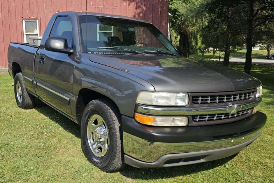 1999 Chevrolet Silverado GMT800 (1999-2007) sold for $12,750