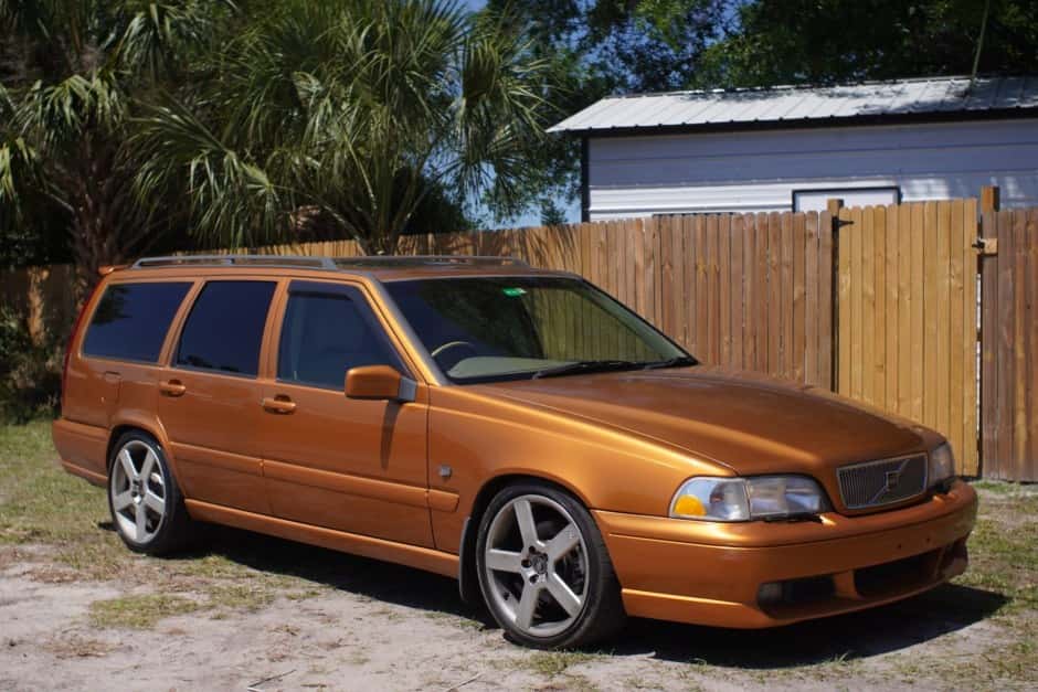 1998 Volvo V70R sold for $8,350