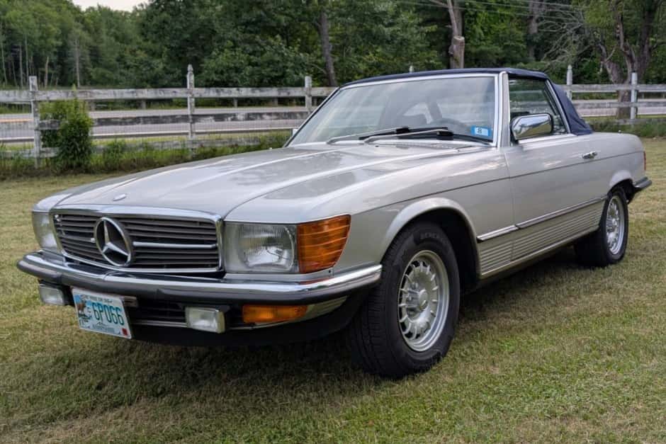 1985 Mercedes-Benz R107 SL sold for $11,550