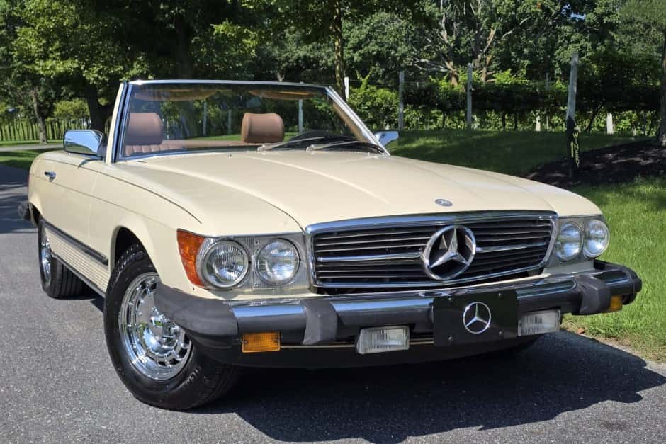 1985 Mercedes-Benz R107 SL sold for $5,200