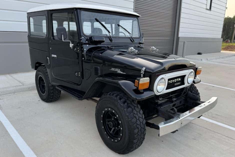 1977 Toyota Land Cruiser FJ40 sold for $26,750