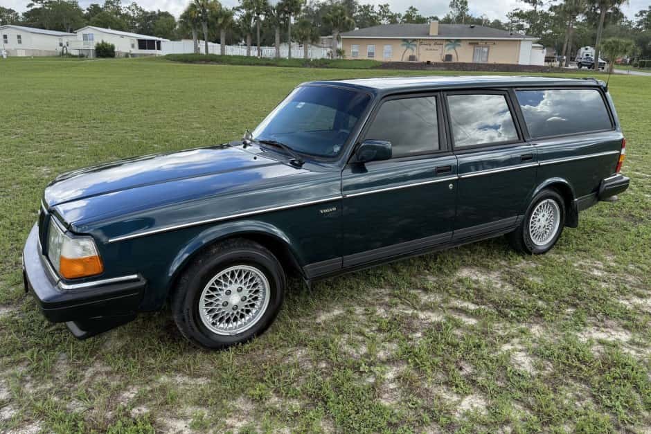 1993 Volvo 240 sold for $4,600