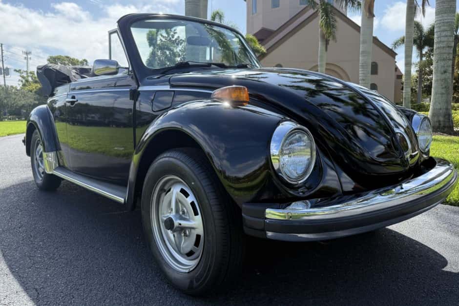 1979 Volkswagen Super Beetle sold for $12,250