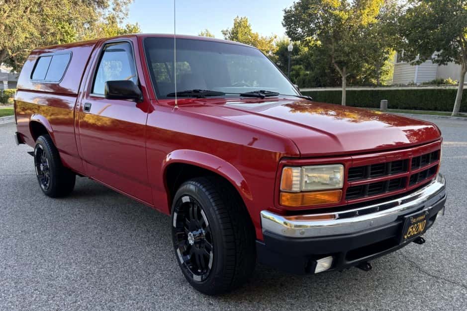 1996 Dodge Dakota (1987-1996) sold for $6,400